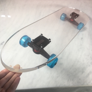 skateboard acrilico