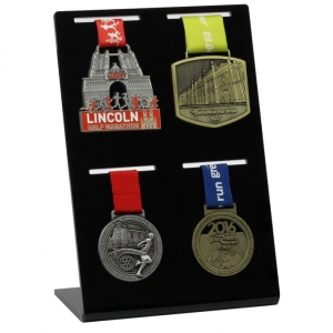 fabbrica direttamente in vendita display per medaglie acriliche desktop per quattro medaglie 