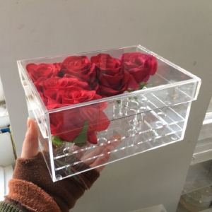 confezione regalo di lusso in acrilico trasparente con 12 rose 
