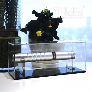 scatola di visualizzazione della spada laser acrilica trasparente all'ingrosso con base nera
 