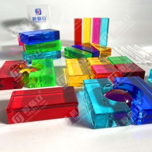 Cubi di gemme acriliche