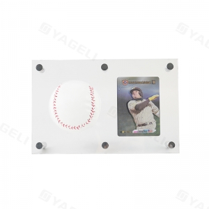Esposizione di carte da baseball e da collezione