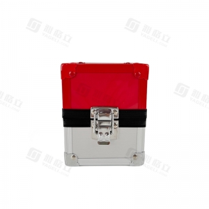 Scatola portaoggetti in metallo rosso e argento con chiusura di sicurezza 